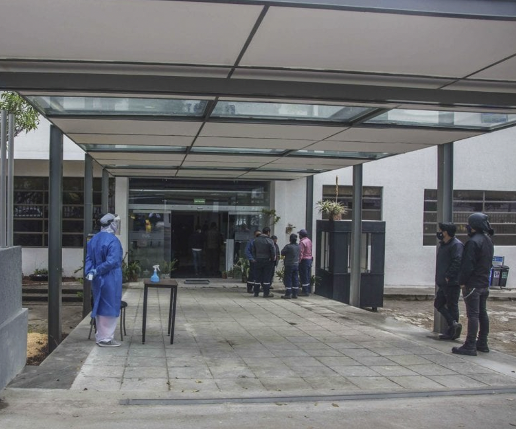 En Azuay el IESS habilita nuevo punto de atención para nuevos puntos de triaje y validación de certificados