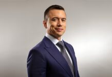 Noboa recorta el Gobierno de Ecuador de 20 a 14 ministerios y desvincula a 5.000 funcionarios