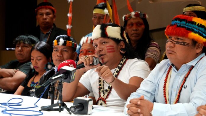 Waorani-alzan-la-voz-No-somos-mineros-en-defensa-del-Yasuni