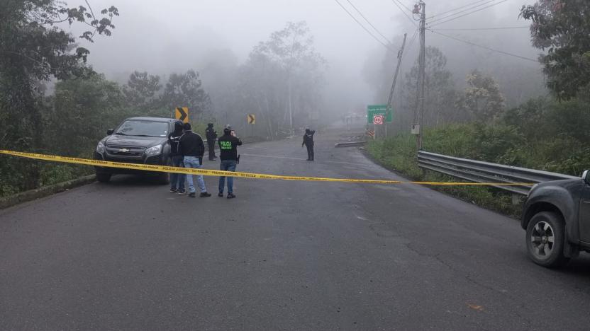 Puente afectado en vía Cuenca-Girón-Pasaje por un ataque con artefactos explosivos