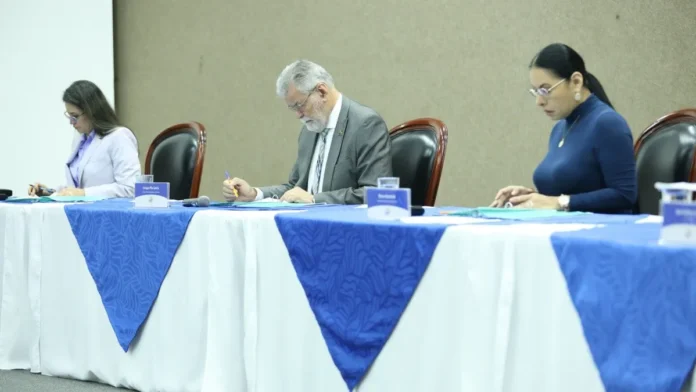 consejeros_cne.jpg_206151743