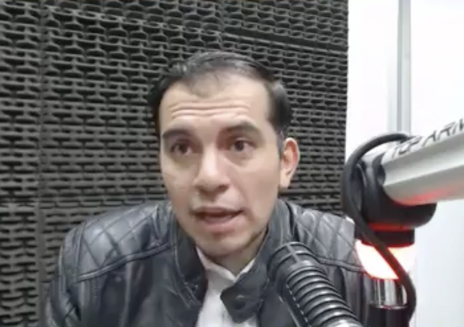 Ministro de Trabajo anuncia en Cuenca programa para impulsar empleo juvenil y defiende controles a instituciones públicas