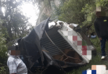 Tres muertos por volcamiento de camioneta en zona rural de Cuenca