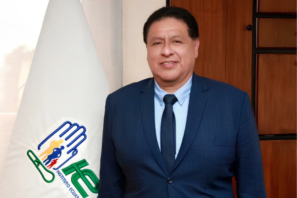 Noboa oficializa a Jaime Bernabé como nuevo ministro de Salud